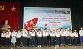 Trao học bổng Vừ A Dính cho học sinh dân tộc thiểu số, biển đảo