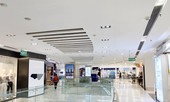 Các trung tâm thương mại ở TP.HCM trầm lắng vào dịp cuối tuần vì dịch COVID-19