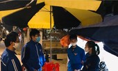 Áo xanh tình nguyện trực xuyên đêm nơi cửa ngõ Thủ đô