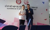 Thủ môn Bùi Tiến Dũng 'SÚT' cùng cầu thủ nhí