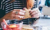 Làm sao để giữ được cân nặng ổn định mà không phải "bóp mồm bóp miệng"?