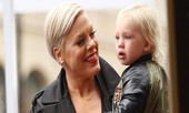 P!nk chính thức nhận kết quả âm tính với COVID-19 sau quá trình điều trị tại nhà