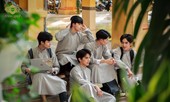 Ai bảo con trai mặc áo dài là không đẹp thì xem ngay bộ ảnh này, chắc chắn sẽ nghĩ khác!
