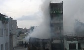 Cháy lớn xưởng giày dép ở Sài Gòn, cột khói bốc cao hàng chục mét