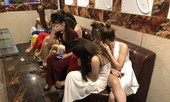 Hàng chục người phê ma túy trong quán karaoke đóng kín cửa lúc giữa đêm