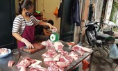 Thịt lợn chợ truyền thống: Ngóng từng giờ vẫn chưa giảm giá