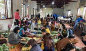 Tăng ni, phật tử Hà Nội gửi hàng nghìn bánh chưng chay vào miền Trung