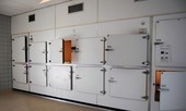 Thụy Điển: Sân trượt băng, container thành nhà xác vì quá tải nạn nhân COVID-19