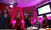 Người phụ nữ suýt chết vì vỡ mạch máu não khi cố hát karaoke nốt cao