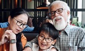 Ông xã kín tiếng 40 năm chở vợ đi diễn bằng xe máy của NSND Kim Xuân