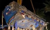 Xe khách lao xuống ruộng tối mùng Một Tết, 26 người bị thương