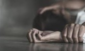 Sau cuộc nhậu, cô gái bị hai bạn trai đưa vào nhà nghỉ hiếp dâm
