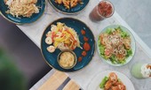 Hẹn hò Sài Gòn: Thực đơn ngập phô mai thơm béo hay gạo lứt "healthy"?