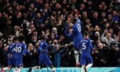VAR 'quay lưng', Chelsea thúc thủ trước M.U
