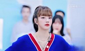 Đâu chỉ thí sinh, khán giả cũng giật mình với Lisa phiên bản cô giáo nghiêm khắc