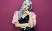 Lấy băng đô làm thắt lưng, Rosé (BLACKPINK) sắp tạo trend mới để khoe vòng eo nhỏ?