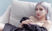 Chiếc nhẫn Rosé (BLACKPINK) đeo trên tạp chí W có gì đặc biệt mà gây tranh cãi ồn ào?