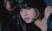 Gia thế siêu khủng của trai đẹp Lisa dựa vào trong MV “Lovesick Girls” gây choáng
