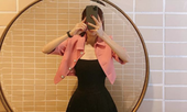 Lúc Seo Ye Ji khoe vòng eo siêu nhỏ thì được khen, cớ sao đến Nhã Phương lại bị chê?