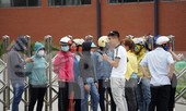 Hàng trăm công nhân vây trụ sở công ty vì Giám đốc 'biệt tích'