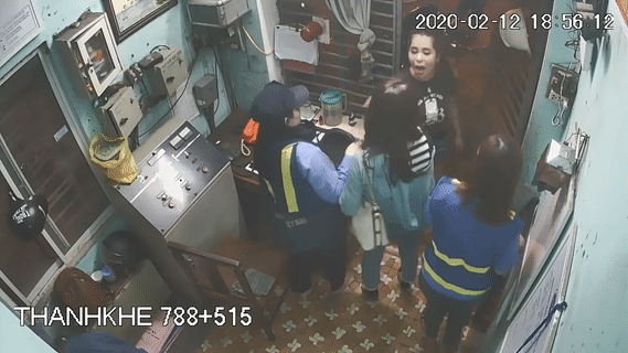 Bản tin 8H: Phóng viên VTV8 bị hành hung khi tác nghiệp
