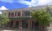 Bản tin 8H: Đang học, 13 học sinh buồn nôn rồi ngất xỉu trong lớp