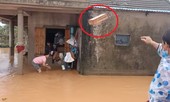 Nhóm YouTuber ném đồ cứu trợ cho người dân vùng lũ gây tranh cãi