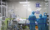 Bệnh nhân phi công mắc COVID-19 đã mỉm cười và cử động tay, chân