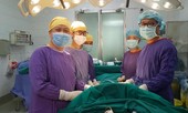 Cứu sống người đàn ông ăn 'đầy bụng' dao lam, bật lửa, túi nilon...