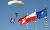 NATO lo lắng sườn phía Đông có thể thất thủ trước Nga