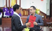 Sinh viên tử vong do bê tông rơi trúng đầu được trao bằng tốt nghiệp