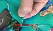 Khaisilk bị tố bán khăn lụa nguồn gốc 'không rõ ràng'