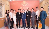 Dàn nghệ sỹ thích thú tìm hiểu công nghệ mặt dán sứ Nano