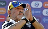 Huyền thoại Diego Maradona qua đời ở tuổi 60