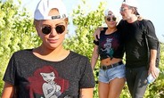 Lady Gaga đính hôn với bạn trai hơn 17 tuổi