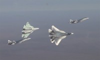 Khoảnh khắc ngoạn mục tiêm kích Su-57 vừa leo dốc vừa bắn tên lửa