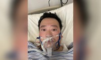 Bác sĩ Li Wenliang trong phòng chăm sóc tích cực. (Ảnh: CNN)