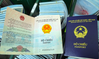 Hộ chiếu phổ thông mẫu mới của Việt Nam. (Ảnh: BCA)