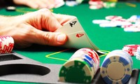 Nhiều golfer bị bắt quả tang đánh Poker trong khách sạn cao cấp