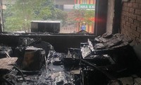 Hà Nội: Hai người dân được cứu thoát trong vụ cháy nhà lúc rạng sáng