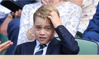 Hình ảnh gây tranh cãi ở giải Wimbledon: Hoàng tử George 8 tuổi phải mặc vest dưới trời nóng