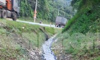 Đổ trái phép chất thải ở biên giới Lạng Sơn.