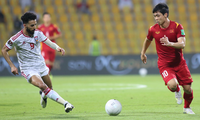 Công Phượng được các cầu thủ UAE 'chăm sóc' kỹ càng
