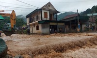 Nghệ An: Nước lũ chảy xiết ở nơi từng xảy ra lũ quét kinh hoàng