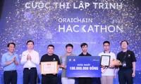 Nhóm nam sinh TPHCM và kỹ sư Huế giành giải nhất thi lập trình 100 triệu đồng 