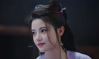 Nhan sắc &apos;tiểu hồ ly&apos; sinh năm 2000 đánh bại nữ chính Bạch Lộc