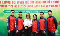 Sinh viên TP. HCM giao lưu với đội tuyển thể dục Aerobic Việt Nam
