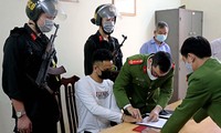Nguyễn Công Dũng được đưa từ bệnh viện về Công an tỉnh Hòa Bình để phục vụ điều tra.