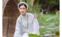 Hoa khôi Hutech đẹp dịu dàng trong áo dài cổ phục Việt Nam