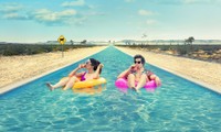 Nếu năm 2021 là một bộ phim thì đó chính là “Palm Springs: Mở mắt thấy hôm qua” 
